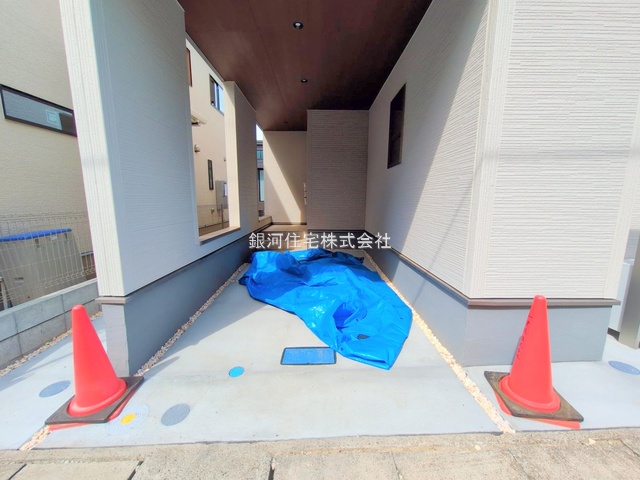 G00373568 神奈川県川崎市多摩区菅仙谷２丁目 新築一戸建て 5180万円 土地面積102.76m² (約31.08坪) 建物面積83.83m² (約25.35坪) 間取り３ＬＤＫ 築年月2025年03月(築１年以内)【外観13】