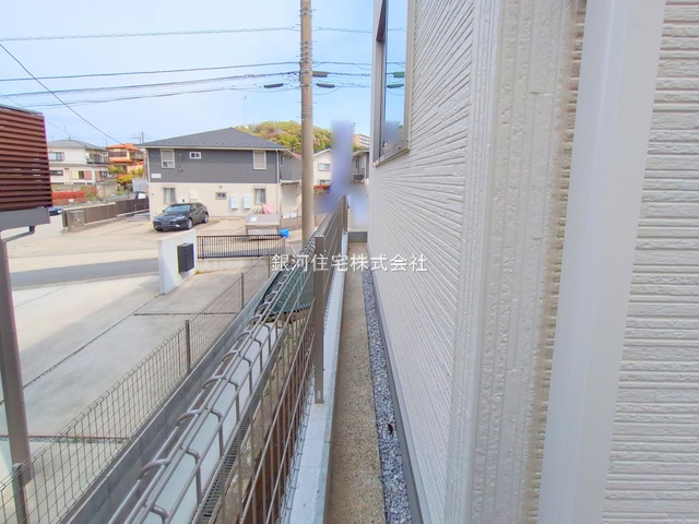 G00373568 神奈川県川崎市多摩区菅仙谷２丁目 新築一戸建て 5180万円 土地面積102.76m² (約31.08坪) 建物面積83.83m² (約25.35坪) 間取り３ＬＤＫ 築年月2025年03月(築１年以内)【外観17】