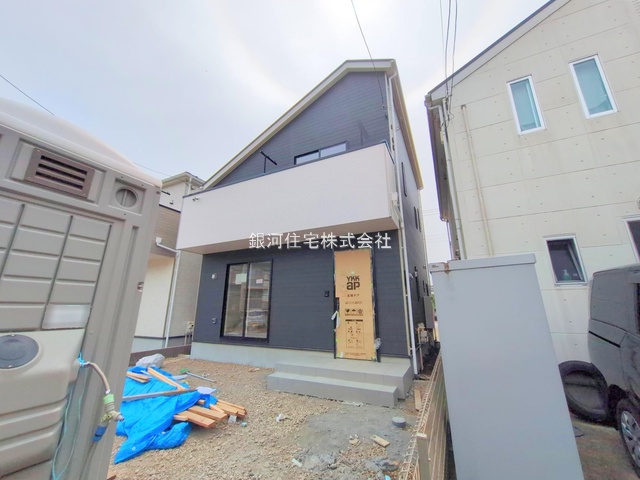 G00373588 神奈川県綾瀬市綾西２丁目 新築一戸建て 3980万円 土地面積107.28m² (約32.45坪) 建物面積84.24m² (約25.48坪) 間取り３ＬＤＫ 築年月2025年06月【外観2】