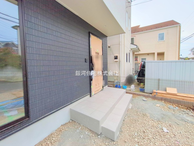 G00373588 神奈川県綾瀬市綾西２丁目 新築一戸建て 3980万円 土地面積107.28m² (約32.45坪) 建物面積84.24m² (約25.48坪) 間取り３ＬＤＫ 築年月2025年06月【外観5】