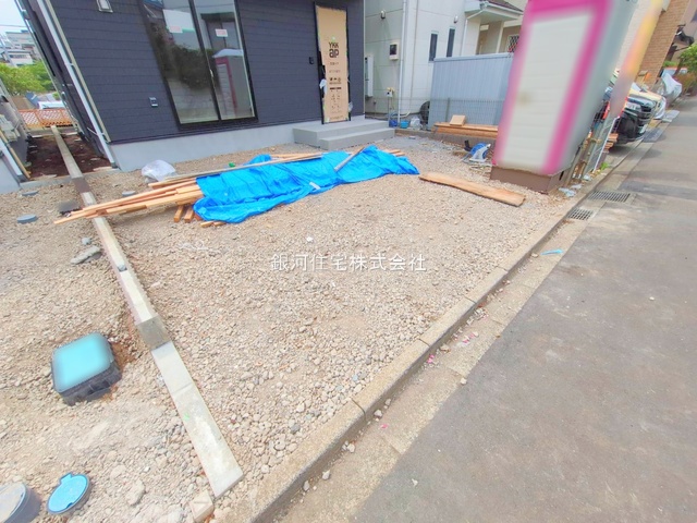 G00373588 神奈川県綾瀬市綾西２丁目 新築一戸建て 3980万円 土地面積107.28m² (約32.45坪) 建物面積84.24m² (約25.48坪) 間取り３ＬＤＫ 築年月2025年06月【外観9】