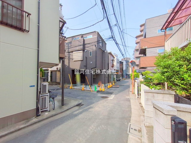 G00373612 東京都墨田区八広５丁目 新築一戸建て 4580万円 土地面積45.82m² (約13.86坪) 建物面積88.36m² (約26.72坪) 間取り３ＬＤＫ 築年月2025年05月(築１年以内)【外観3】