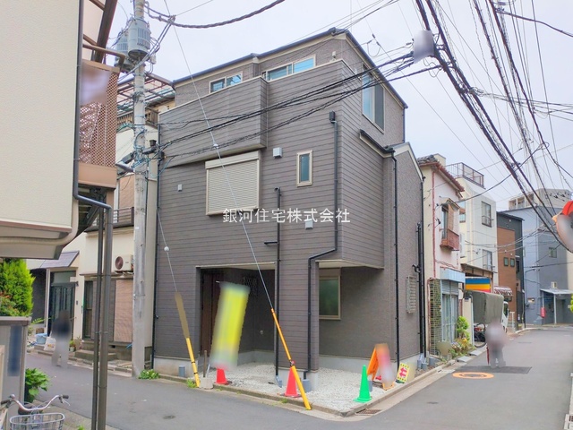 G00373612 東京都墨田区八広５丁目 新築一戸建て 4580万円 土地面積45.82m² (約13.86坪) 建物面積88.36m² (約26.72坪) 間取り３ＬＤＫ 築年月2025年05月(築１年以内)【外観4】