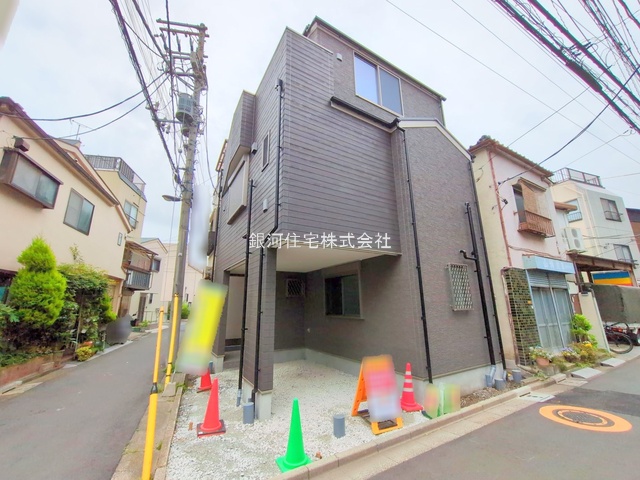 G00373612 東京都墨田区八広５丁目 新築一戸建て 4580万円 土地面積45.82m² (約13.86坪) 建物面積88.36m² (約26.72坪) 間取り３ＬＤＫ 築年月2025年05月(築１年以内)【外観5】