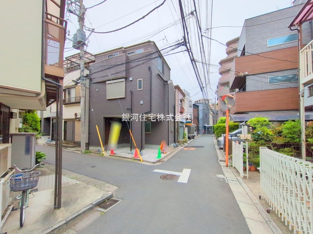G00373612 東京都墨田区八広５丁目 新築一戸建て 4580万円 土地面積45.82m² (約13.86坪) 建物面積88.36m² (約26.72坪) 間取り３ＬＤＫ 築年月2025年05月(築１年以内)【外観6】