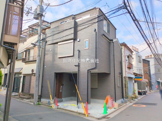 G00373612 東京都墨田区八広５丁目 新築一戸建て 4580万円 土地面積45.82m² (約13.86坪) 建物面積88.36m² (約26.72坪) 間取り３ＬＤＫ 築年月2025年05月(築１年以内)【外観7】