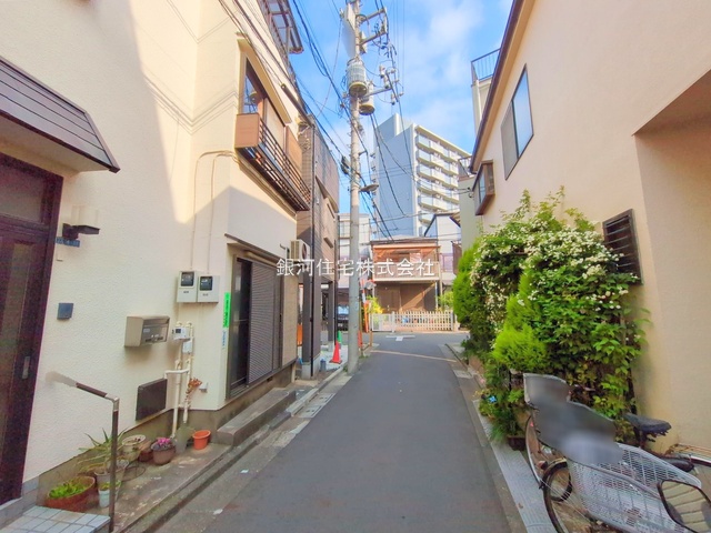 G00373612 東京都墨田区八広５丁目 新築一戸建て 4580万円 土地面積45.82m² (約13.86坪) 建物面積88.36m² (約26.72坪) 間取り３ＬＤＫ 築年月2025年05月(築１年以内)【外観10】