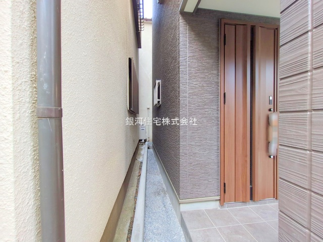 G00373612 東京都墨田区八広５丁目 新築一戸建て 4580万円 土地面積45.82m² (約13.86坪) 建物面積88.36m² (約26.72坪) 間取り３ＬＤＫ 築年月2025年05月(築１年以内)【外観11】