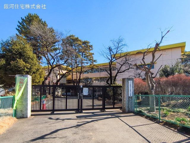 G00373614 埼玉県ふじみ野市大原１丁目 新築一戸建て 2880万円 土地面積59.62m² (約18.03坪) 建物面積64.44m² (約19.49坪) 間取り３ＬＤＫ 築年月2025年04月(築１年以内)【周辺環境】ふじみ野市立上野台小学校