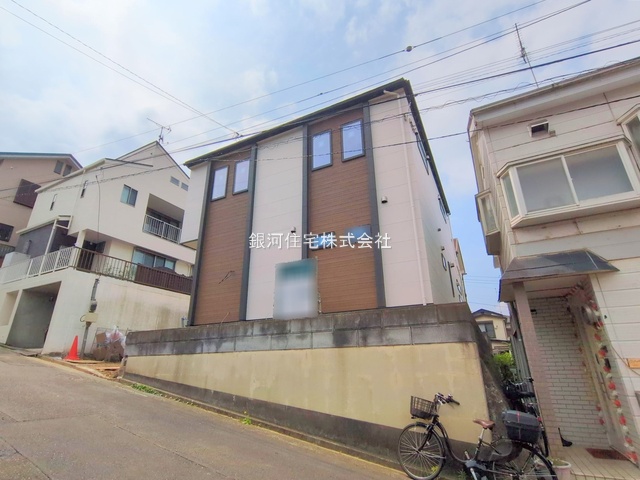 G00373823 神奈川県横浜市港南区下永谷３丁目 新築一戸建て 6990万円 土地面積164.07m² (約49.63坪) 建物面積128.10m² (約38.75坪) 間取り５ＬＤＫ 築年月2025年07月(築１年以内)【外観8】