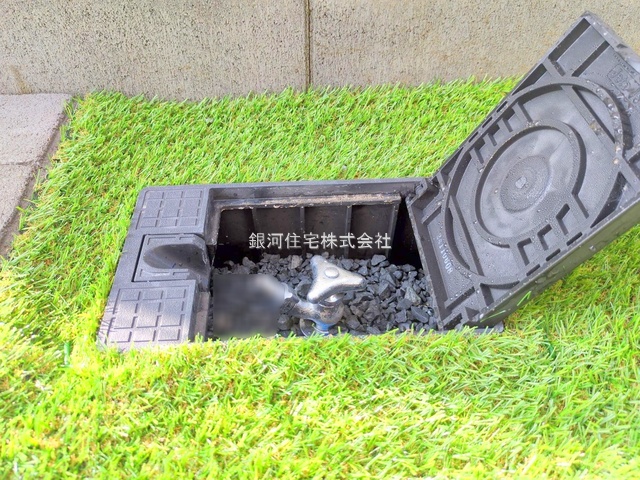 G00374035 埼玉県川口市大字安行小山 新築一戸建て 3690万円 土地面積100.09m² (約30.27坪) 建物面積92.84m² (約28.08坪) 間取り３ＳＬＤＫ 築年月2025年05月(築１年以内)【外観5】