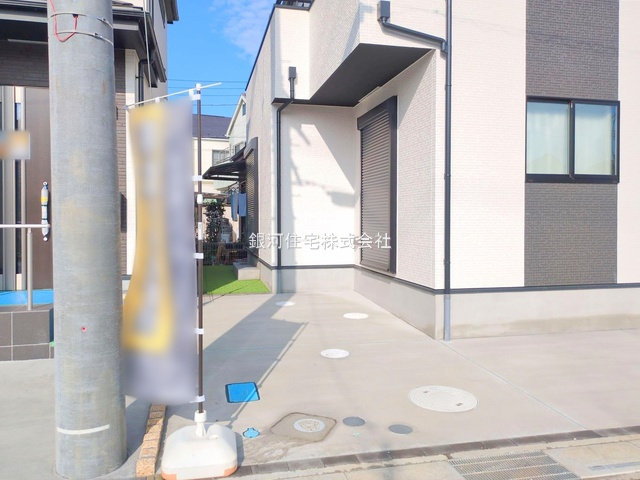 G00374035 埼玉県川口市大字安行小山 新築一戸建て 3690万円 土地面積100.09m² (約30.27坪) 建物面積92.84m² (約28.08坪) 間取り３ＳＬＤＫ 築年月2025年05月(築１年以内)【外観7】