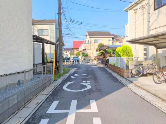 G00374035 埼玉県川口市大字安行小山 新築一戸建て 3690万円 土地面積100.09m² (約30.27坪) 建物面積92.84m² (約28.08坪) 間取り３ＳＬＤＫ 築年月2025年05月(築１年以内)【外観13】