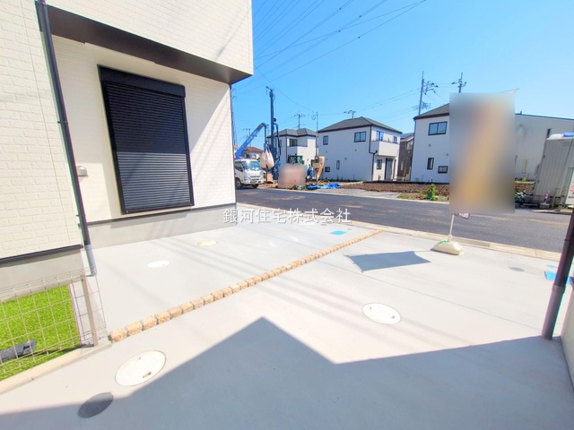G00374037 埼玉県川口市大字安行小山 新築一戸建て 3890万円 土地面積100.10m² (約30.28坪) 建物面積93.56m² (約28.30坪) 間取り４ＬＤＫ 築年月2025年05月(築１年以内)【外観5】