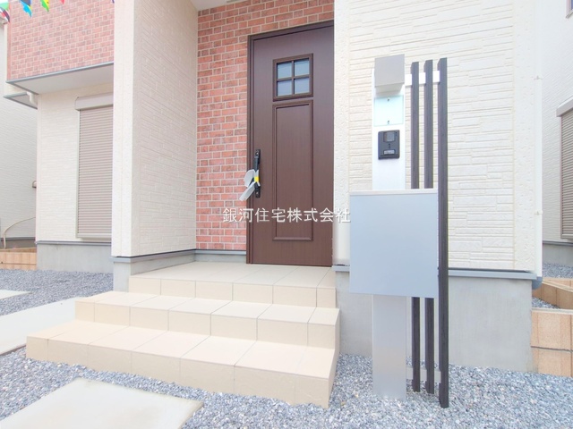 G00374298 埼玉県上尾市大字瓦葺 新築一戸建て 3590万円 土地面積120.12m² (約36.33坪) 建物面積95.43m² (約28.86坪) 間取り４ＬＤＫ 築年月2025年06月(築１年以内)【外観17】