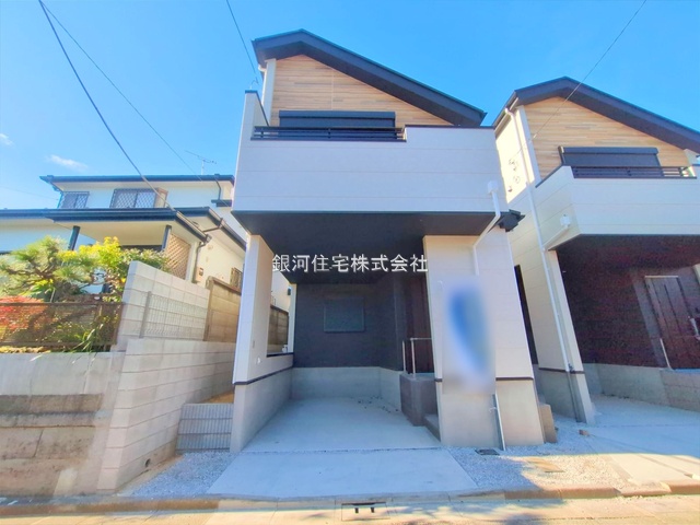 G00374312 東京都練馬区貫井３丁目 新築一戸建て 8099万円 土地面積93.02m² (約28.13坪) 建物面積103.80m² (約31.39坪) 築年月2025年12月(築１年以内)【外観2】