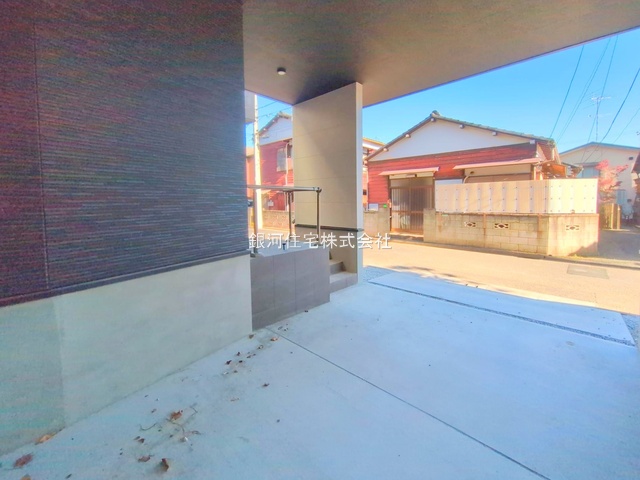 G00374312 東京都練馬区貫井３丁目 新築一戸建て 8099万円 土地面積93.02m² (約28.13坪) 建物面積103.80m² (約31.39坪) 築年月2025年12月(築１年以内)【外観5】