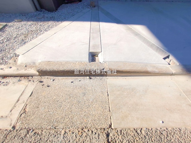 G00374312 東京都練馬区貫井３丁目 新築一戸建て 8099万円 土地面積93.02m² (約28.13坪) 建物面積103.80m² (約31.39坪) 築年月2025年12月(築１年以内)【外観8】