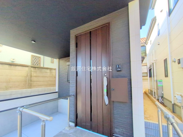 G00374312 東京都練馬区貫井３丁目 新築一戸建て 8099万円 土地面積93.02m² (約28.13坪) 建物面積103.80m² (約31.39坪) 築年月2025年12月(築１年以内)【外観14】