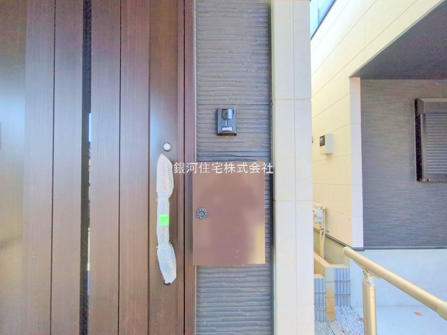 G00374312 東京都練馬区貫井３丁目 新築一戸建て 8099万円 土地面積93.02m² (約28.13坪) 建物面積103.80m² (約31.39坪) 築年月2025年12月(築１年以内)【外観15】