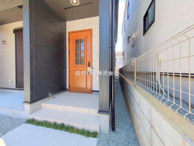 G00374405 神奈川県横浜市旭区金が谷１丁目 新築一戸建て 5280万円 土地面積125.37m² (約37.92坪) 建物面積106.81m² (約32.31坪) 間取り３ＬＤＫ 築年月2025年05月(築１年以内)【外観5】