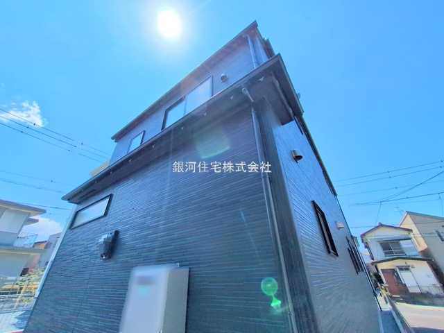 G00374405 神奈川県横浜市旭区金が谷１丁目 新築一戸建て 5280万円 土地面積125.37m² (約37.92坪) 建物面積106.81m² (約32.31坪) 間取り３ＬＤＫ 築年月2025年05月(築１年以内)【外観10】