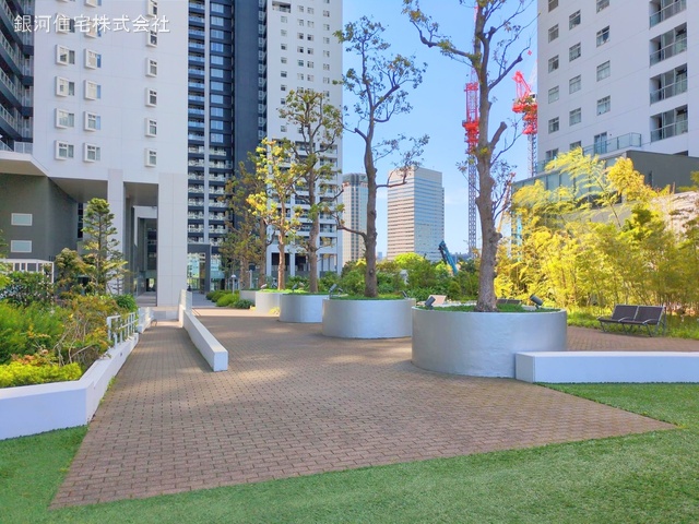 G00374654 東京都港区港南４丁目 中古マンション 1億6000万円 専有面積61.09m² (約18.47坪) 間取り１ＬＤＫ 所在階34階 築年月2006年10月(築18年)【外観12】