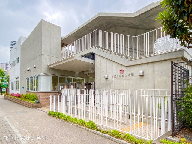 G00374654 東京都港区港南４丁目 中古マンション 1億6000万円 専有面積61.09m² (約18.47坪) 間取り１ＬＤＫ 所在階34階 築年月2006年10月(築18年)【周辺環境】港南幼稚園
