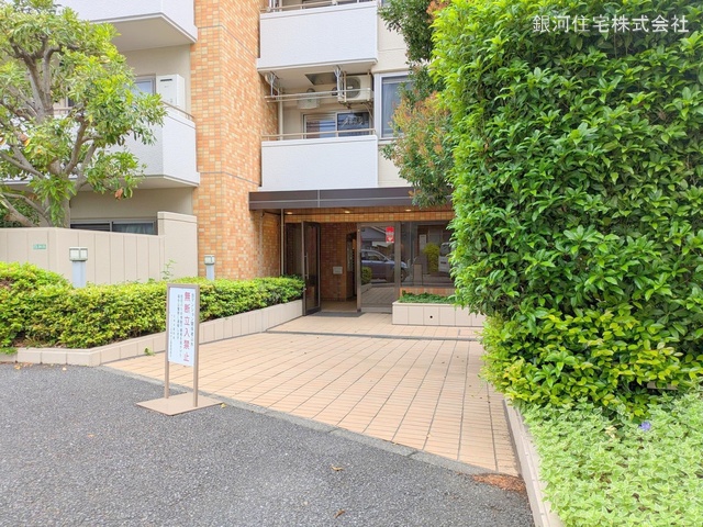 G00374719 東京都練馬区東大泉２丁目 中古マンション 2990万円 専有面積55.20m² (約16.69坪) 間取り２ＬＤＫ 所在階2階 築年月1984年10月(築40年)【外観9】