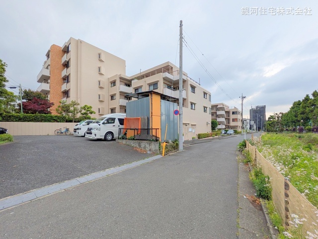 G00374719 東京都練馬区東大泉２丁目 中古マンション 2990万円 専有面積55.20m² (約16.69坪) 間取り２ＬＤＫ 所在階2階 築年月1984年10月(築40年)【外観11】
