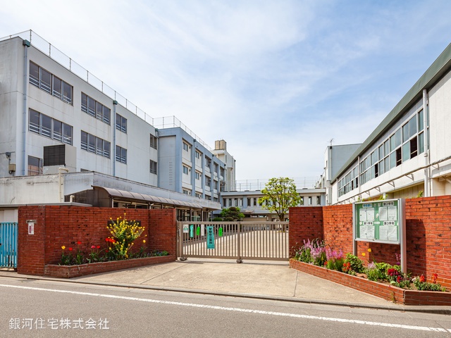 G00374719 東京都練馬区東大泉２丁目 中古マンション 2990万円 専有面積55.20m² (約16.69坪) 間取り２ＬＤＫ 所在階2階 築年月1984年10月(築40年)【周辺環境】練馬区立三原台中学校