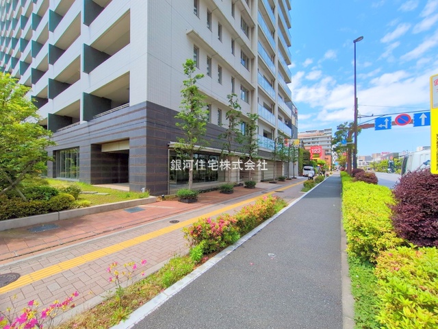 G00374720 東京都江東区東雲１丁目 中古マンション 9780万円 専有面積72.02m² (約21.78坪) 間取り３ＬＤＫ 所在階7階 築年月2012年02月(築13年)【外観7】