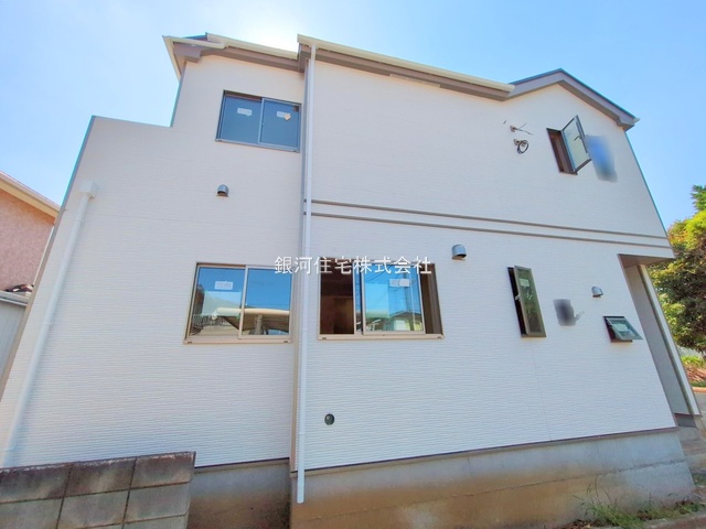 G00374833 埼玉県新座市石神１丁目 新築一戸建て 3190万円 土地面積87.52m² (約26.47坪) 建物面積86.73m² (約26.23坪) 間取り３ＬＤＫ 築年月2025年07月【外観2】