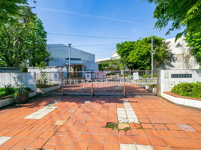 G00374898 神奈川県横浜市鶴見区駒岡２丁目 中古マンション 4299万円 専有面積66.24m² (約20.03坪) 間取り３ＬＤＫ 所在階2階 築年月2004年02月(築21年)【周辺環境】横浜市立寺尾中学校