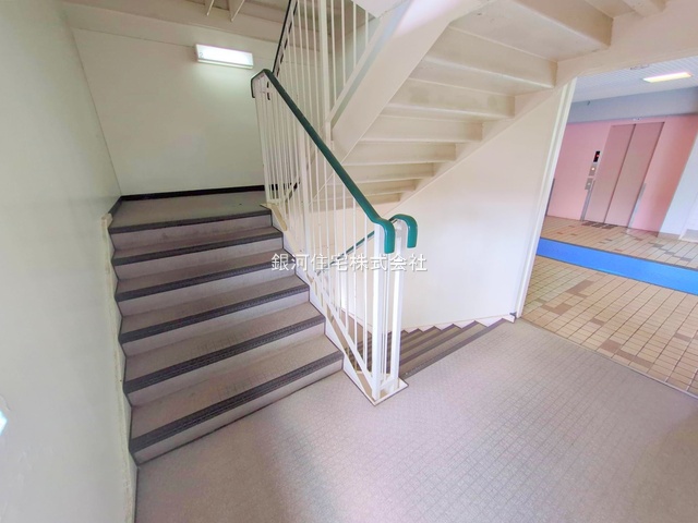 G00374943 神奈川県座間市入谷東２丁目 中古マンション 1599万円 専有面積69.30m² (約20.96坪) 間取り３ＬＤＫ 所在階8階 築年月1979年02月(築46年)【外観13】