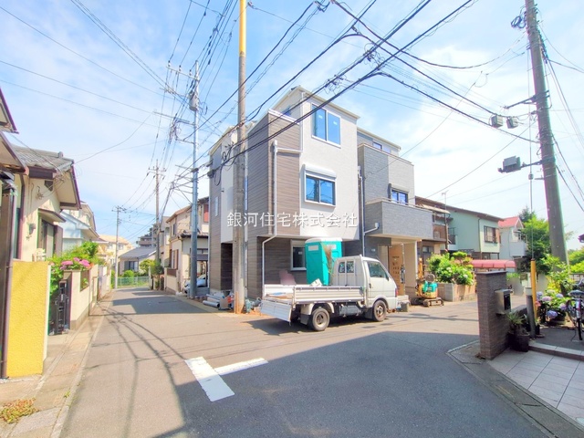 G00374954 埼玉県さいたま市大宮区北袋町２丁目 新築一戸建て 5498万円 土地面積52.76m² (約15.95坪) 建物面積84.25m² (約25.48坪) 間取り３ＬＤＫ 築年月2025年06月(築１年以内)【外観6】
