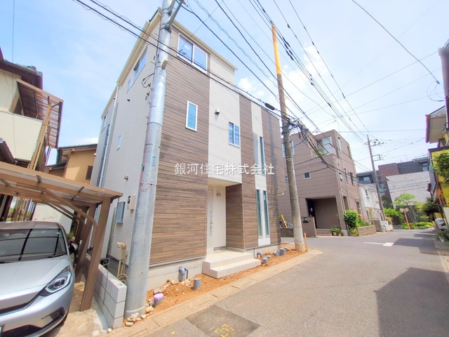 G00374954 埼玉県さいたま市大宮区北袋町２丁目 新築一戸建て 5498万円 土地面積52.76m² (約15.95坪) 建物面積84.25m² (約25.48坪) 間取り３ＬＤＫ 築年月2025年06月(築１年以内)【外観10】