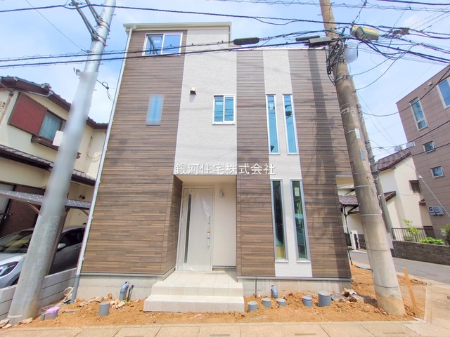 G00374954 埼玉県さいたま市大宮区北袋町２丁目 新築一戸建て 5498万円 土地面積52.76m² (約15.95坪) 建物面積84.25m² (約25.48坪) 間取り３ＬＤＫ 築年月2025年06月(築１年以内)【外観12】