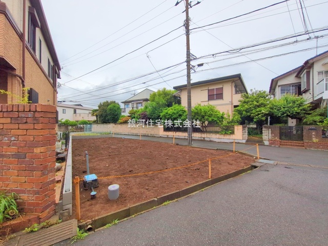 G00374956 千葉県八千代市勝田台南２丁目 新築一戸建て 3090万円 土地面積87.84m² (約26.57坪) 建物面積84.45m² (約25.54坪) 間取り３ＬＤＫ 築年月2025年08月【外観11】
