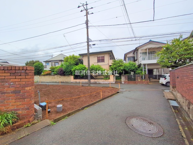 G00374956 千葉県八千代市勝田台南２丁目 新築一戸建て 3090万円 土地面積87.84m² (約26.57坪) 建物面積84.45m² (約25.54坪) 間取り３ＬＤＫ 築年月2025年08月【外観12】