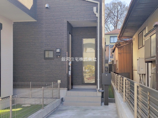 G00374958 千葉県市川市本北方１丁目 新築一戸建て 4190万円 土地面積94.92m² (約28.71坪) 建物面積86.32m² (約26.11坪) 間取り４ＬＤＫ 築年月2025年12月(築１年以内)【外観10】