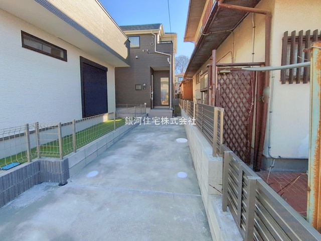 G00374958 千葉県市川市本北方１丁目 新築一戸建て 4190万円 土地面積94.92m² (約28.71坪) 建物面積86.32m² (約26.11坪) 間取り４ＬＤＫ 築年月2025年12月(築１年以内)【外観11】