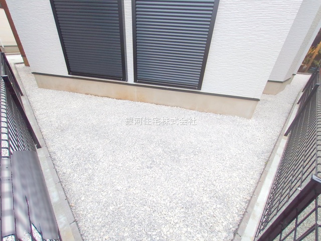 G00374967 神奈川県横浜市戸塚区原宿４丁目 新築一戸建て 3980万円 土地面積126.20m² (約38.17坪) 建物面積100.76m² (約30.47坪) 間取り４ＬＤＫ 築年月2025年03月(築１年以内)【外観4】
