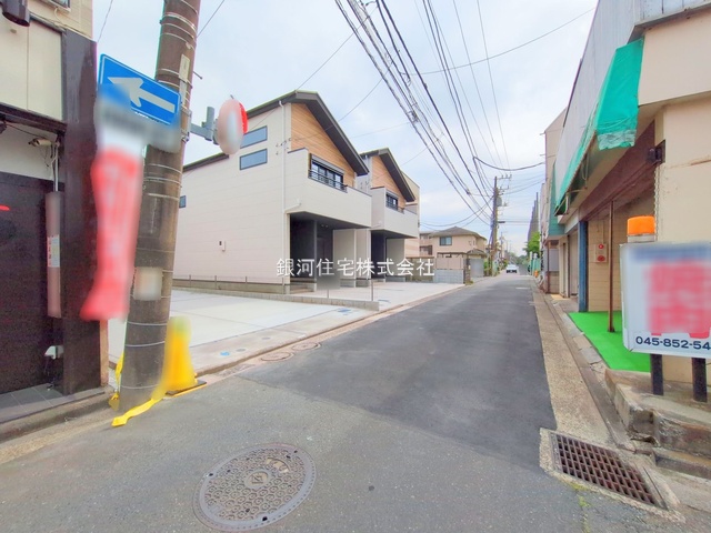 G00374967 神奈川県横浜市戸塚区原宿４丁目 新築一戸建て 3980万円 土地面積126.20m² (約38.17坪) 建物面積100.76m² (約30.47坪) 間取り４ＬＤＫ 築年月2025年03月(築１年以内)【外観14】