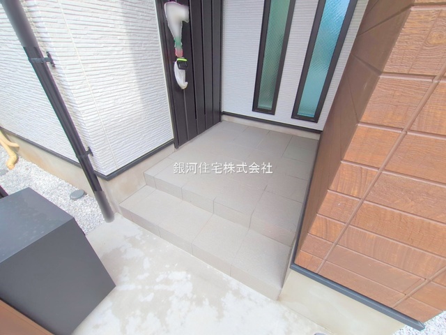 G00374967 神奈川県横浜市戸塚区原宿４丁目 新築一戸建て 3980万円 土地面積126.20m² (約38.17坪) 建物面積100.76m² (約30.47坪) 間取り４ＬＤＫ 築年月2025年03月(築１年以内)【外観17】