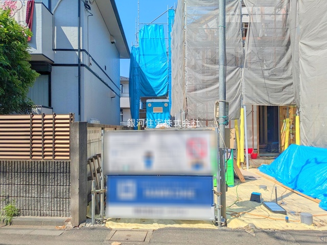 G00374986 東京都調布市上石原1丁目 新築一戸建て 6580万円 土地面積100.79m² (約30.48坪) 建物面積79.39m² (約24.01坪) 間取り2SLDK 築年月2025年07月