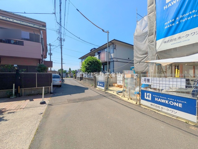 G00374986 東京都調布市上石原１丁目 新築一戸建て 6580万円 土地面積100.79m² (約30.48坪) 建物面積79.39m² (約24.01坪) 間取り２ＳＬＤＫ 築年月2025年07月【外観3】