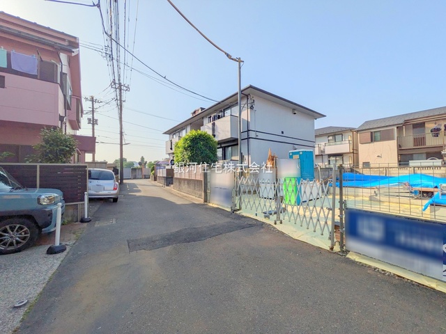 G00374986 東京都調布市上石原１丁目 新築一戸建て 6580万円 土地面積100.79m² (約30.48坪) 建物面積79.39m² (約24.01坪) 間取り２ＳＬＤＫ 築年月2025年07月【外観6】