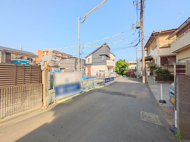 G00374986 東京都調布市上石原１丁目 新築一戸建て 6580万円 土地面積100.79m² (約30.48坪) 建物面積79.39m² (約24.01坪) 間取り２ＳＬＤＫ 築年月2025年07月【外観12】