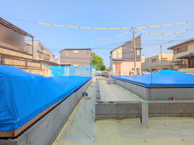 G00374986 東京都調布市上石原１丁目 新築一戸建て 6580万円 土地面積100.79m² (約30.48坪) 建物面積79.39m² (約24.01坪) 間取り２ＳＬＤＫ 築年月2025年07月【外観13】